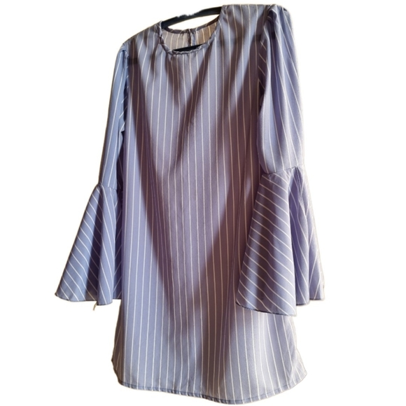 Bell sleeve vertical striped Shift dress. - Picture 8 of 8